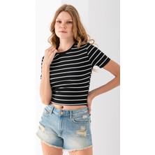 Kadın Bisiklet Yaka Çizgili Pamuklu Crop T-Shirt Siyah Beyaz - 25512