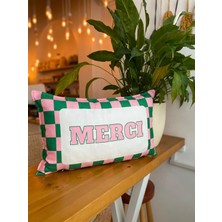 Merci Yazılı Çift Taraflı Dekoratif Yeşil Pembe Kareli Süet Kırlent Kılıfı - Merci Yazılı Kareli Kırlent Kılıfı - 30X50CM