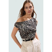 Çiçek Desenli Astarlı Polyester Bluz Asimetrik Yaka Kısa Kol Yazlık Örme Dayanıklı Malzeme