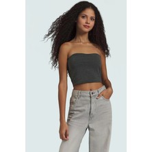 Fitted Kolsuz Örme Bluz Esnek Pamuklu Kumaş Straplez Yaka Zarifane Tasarım Mükemmel Uyum