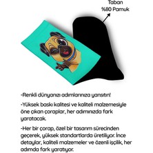Tatlı Pug Göz Kırpan Köpek  Dijital Baskılı Çorap - Unisex
