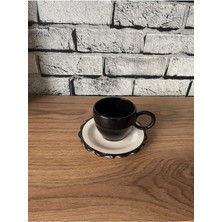 Şık Siyah ve Beyaz Kahve ve Çay Fincanı Takımı