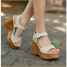 Riboy Bej Cilt Dolgu Topuk Sandalet
