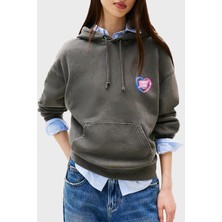 Tommy Jeans Neon Logo Baskılı Pamuklu Boxy Fit Kapüşonlu Sweat Bayan T Shirt DW0DW20945 Bds