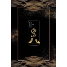 Siyah Desenli Gold H Harfi 16 Plus