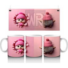 Ponponlu Şapkalı Maskot Kız ve Örgü Bere Figürü – Baskılı Kahve Kupası