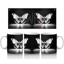 Siyah Zeminde Ayna Yansımalı Gümüş Kelebekler – Baskılı Kahve Kupası