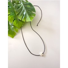 Beyaz Doğal Sedef Taş Yıldız Siyah Ip Kolye