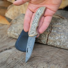 Köse Mehmet Katlanır Model - Damascus Çelik - Paslanmaz Pirinç Gravür İşlemeli Sap - 19 Cm