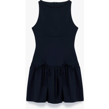 Koton Kolsuz Bisiklet Yaka Slim Fit Fiyonklu Mini Elbise