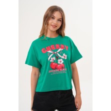 Kadın Yeşil Oversize Cherry Awesome Summer Baskılı Tişört