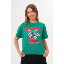 Kadın Yeşil Oversize Cherry Awesome Summer Baskılı Tişört