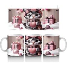 Hediye Kutuları Arasında Şapkalı Sevimli Kedi – Baskılı Kahve Kupası