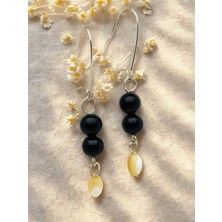 Oniks & Sedef Doğal Taş Küpe 8mm – Kancalı Gümüş Renk Sallantılı Küpe 5,5cm | El Yapımı