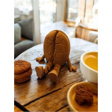 Ayakları Sallanan Sevimli Kahve Çekirdeği