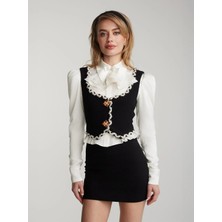 Lisette Top: Şıklığı ve Retro Zarafetiyle Modern Kadının Tercihi