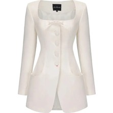 Kadınlar Için Tiffani Beyaz Blazer – Şık ve Rahat Seçenek