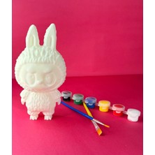 Labubu Popüler Ayıcık Figürü Boyama Seti – 15 cm | 3D Yazıcı Üretimi | 6 Renk Akrilik Boya + 2 Fırça