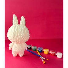 Labubu Popüler Ayıcık Figürü Boyama Seti – 15 cm | 3D Yazıcı Üretimi | 6 Renk Akrilik Boya + 2 Fırça