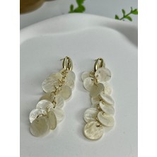 Akrilik Pullu Sallantılı Küpe (Beyaz)