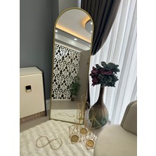 Gold Çerçeveli Ayaklı Boy Aynası