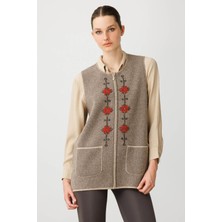 Kadın Sıfır Yaka Önü Nakış Işlemeli Yün Yelek K.bej