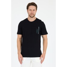 Erkek Bisiklet Yaka Ön Cep Baskılı T-Shirt – %100 Pamuk – Rahat ve Şık Kısa Kollu Erkektişört 0025