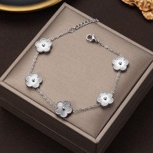 Kadın Yonca Figürlü Çelik Bileklik