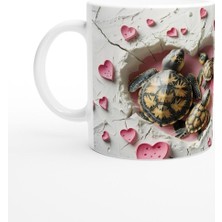 Pembe Kalpler Arasında Yürüyen Kaplumbağa Ailesi Temalı Baskılı Kupa Bardak