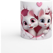 Kalp Şeklindeki Çatlak Duvarın Ardından Bakan Tatlı Kediler Temalı Baskılı Kupa Bardak