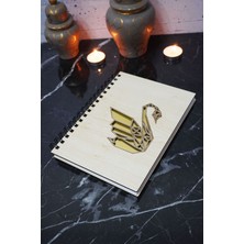 Kuğu Figürlü Ahşap Kapaklı Defter - Çizgisiz Defter - Günlük - Ajanda- A5 Anı Defteri