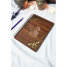 Kuğu Ahşap Kapaklı Spiralli Okul Defteri - Çizgisiz Defter - 60 Yaprak (120 Sayfa) - A5 15X21 cm