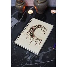 Ay Mandala Desenli Ahşap Kapaklı Defter - Çizgisiz Defter - Günlük - Ajanda- A5 Anı Defteri