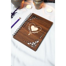 Kalp Ahşap Kapaklı Defter - Çizgisiz Defter - 60 Yaprak (120 Sayfa) - A5 15X21 cm - Sevgiliye Hediye