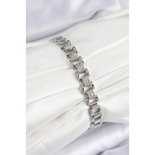 Pirinç Zirkon Taşlı Parçalı Model Gümüş Renk Kadın Bileklik - TJ-BB7552