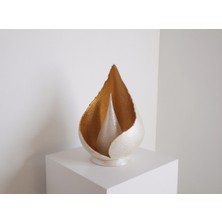 Luinon Mira El Yapımı Modern Minimal Abajur, Reçine Gövde & Heykelsi Tasarım, Opal ve Beyaz Difüzörlü