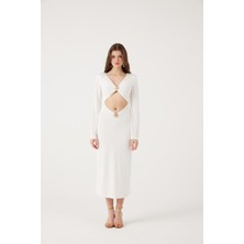 V Yaka Aksesuarlı Uzun Sunlit Elbise Beyaz