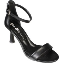 Yazkış Kadın Siyah Ten Beyaz Cilt 8cm Ince Topuk Tek Bantlı Arkası Kapalı Topuklu Ayakkabı