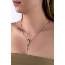 Altın Renkli Kutu Zincirli Çubuk Figürlü Taşlı Kolye