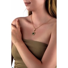 Altın Renkli Oval Yeşil Taşlı ve Beyaz Damla Taşlı Kolye