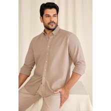 Altınyıldız Classics Erkek Vizon Slim Fit Dar Kesim Düğmeli Yaka Keten Görünümlü %100 Pamuk Flamlı Gömlek