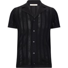 Siyah Regular Fit Apaş Yaka Gömlek Tişört