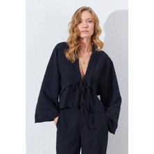 Kadın Siyah Önü Fırfırlı Kolları Salaş Bluz