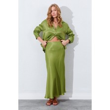 Kadın Yağ Yeşili Saten Uzun Etek