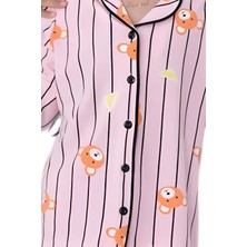 Sevimli Hayvan Figürlü Çizgili Pembe Renk Gömlek Yaka Düğmeli Pijama Takımı