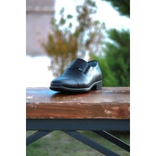 Liccas Deri Erkek Mevsimlik Kundura Kauçuk Taban Bağsız Siyah Renkli Şık Ayakkabı