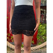 Siyah Dantelli Mini Etek