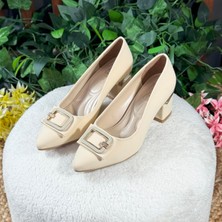 Taş Toka Detaylı Topuklu Ayakkabı M1147