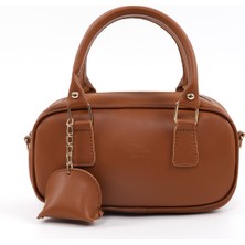 SHAKA Taba SHK207 Suni Deri Charm Detaylı Fermuarlı Ayarlanabilir Askılı El, Kol ve Omuz Çantası U:14 E:24 G:8 cm