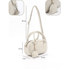 SHAKA Krem SHK207 Suni Deri Charm Detaylı Fermuarlı Ayarlanabilir Askılı El, Kol ve Omuz Çantası U:14 E:24 G:8 cm